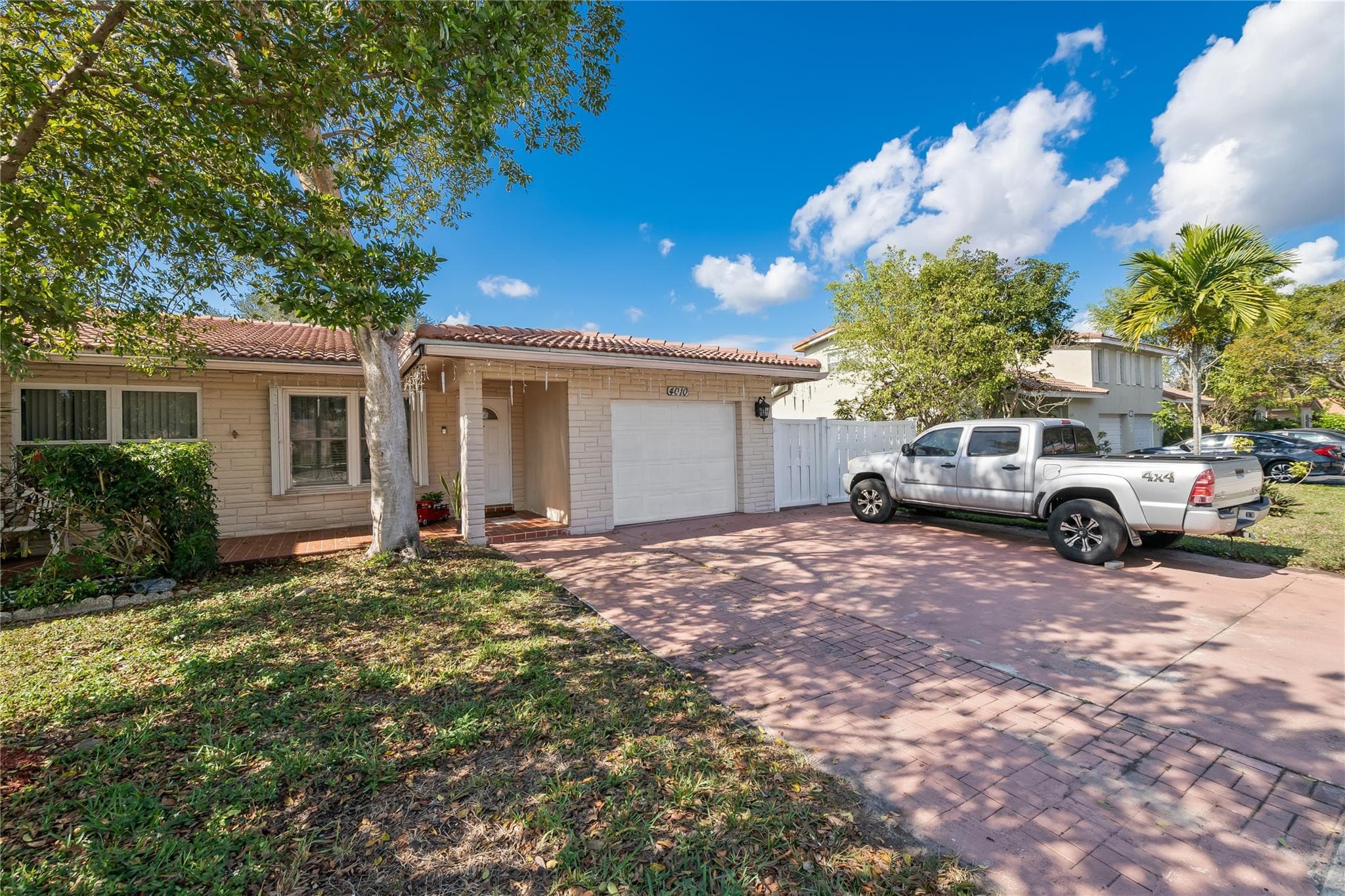 4010 CORAL SPRINGS Drive, Coral Springs, FL 33065 25