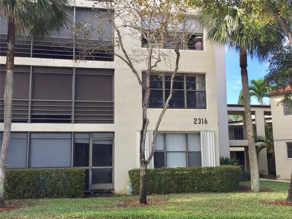 2316 S Cypress Bend Drive 220, Pompano Beach, FL 33069 5
