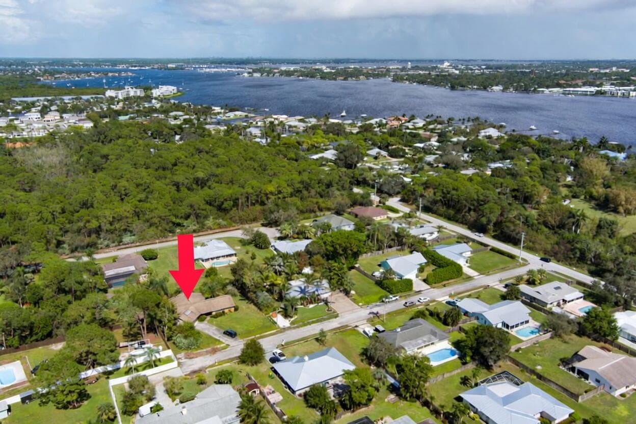 1321 SW Nikoma Street, Palm City, FL 34990