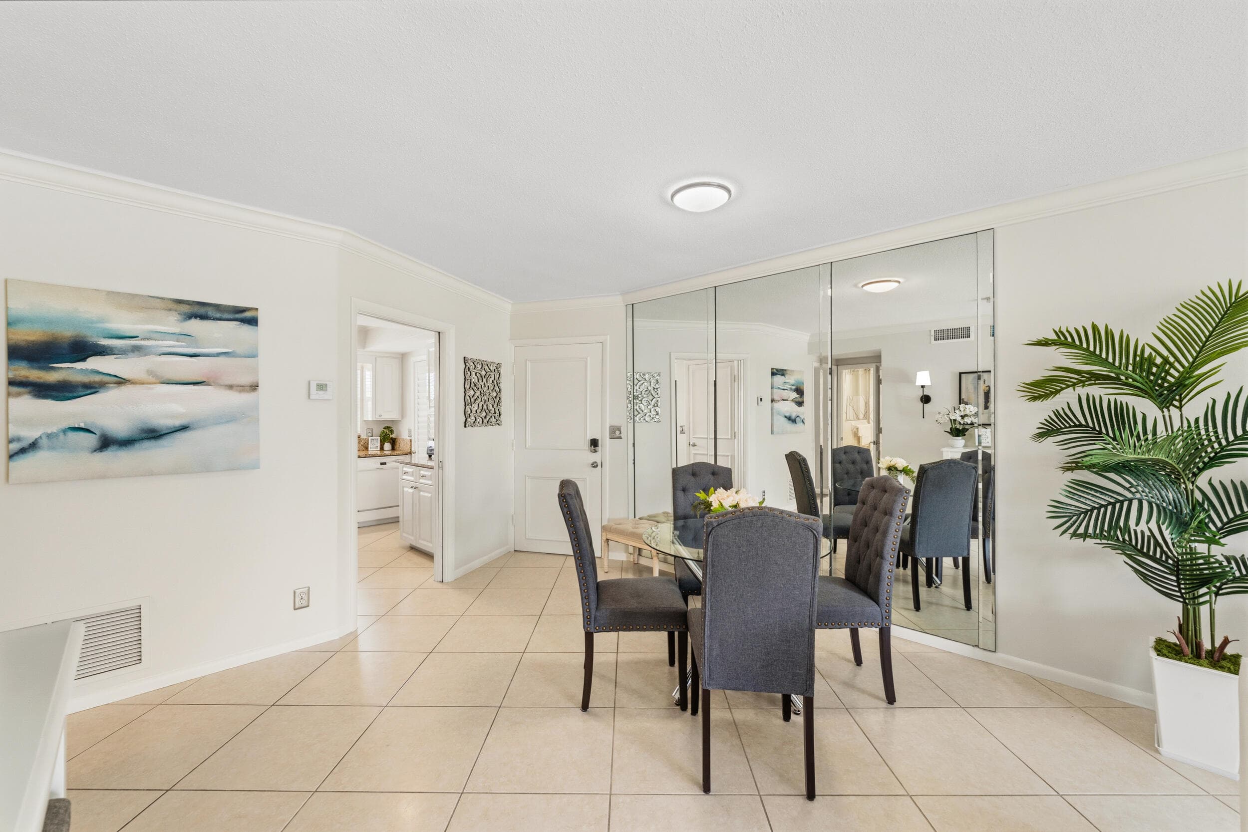 68 YACHT CLUB Drive 20, North Palm Beach, FL 33408 23