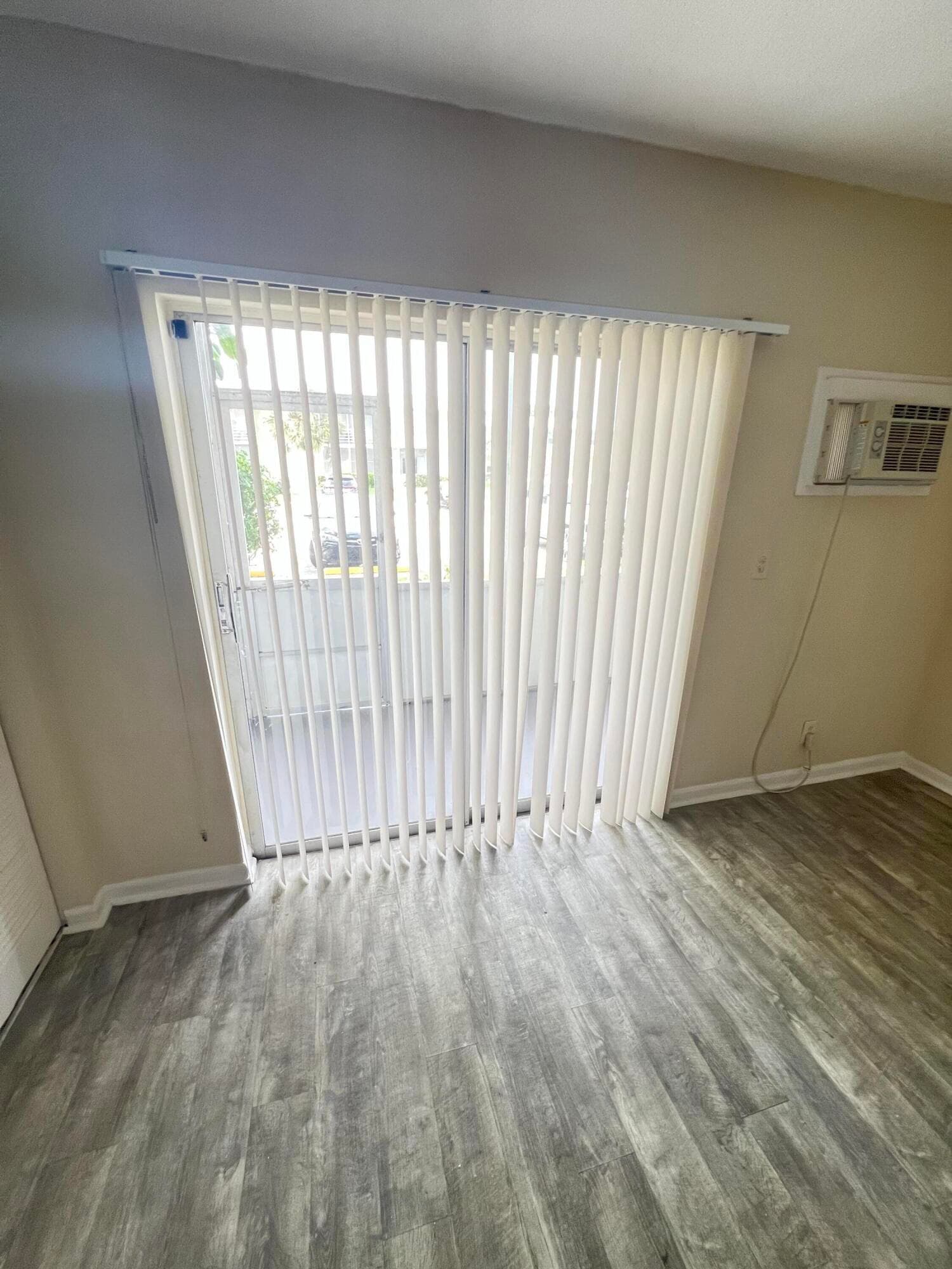 31 NORWICH B 31, West Palm Beach, FL 33417 10