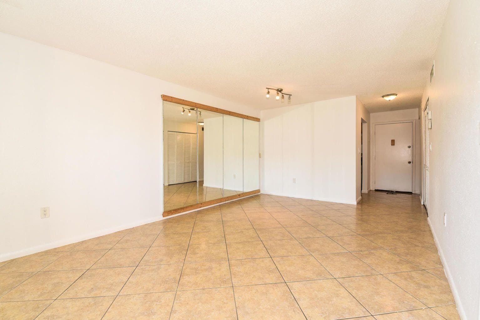 6054 FOREST HILL Boulevard 103, West Palm Beach, FL 33415 6