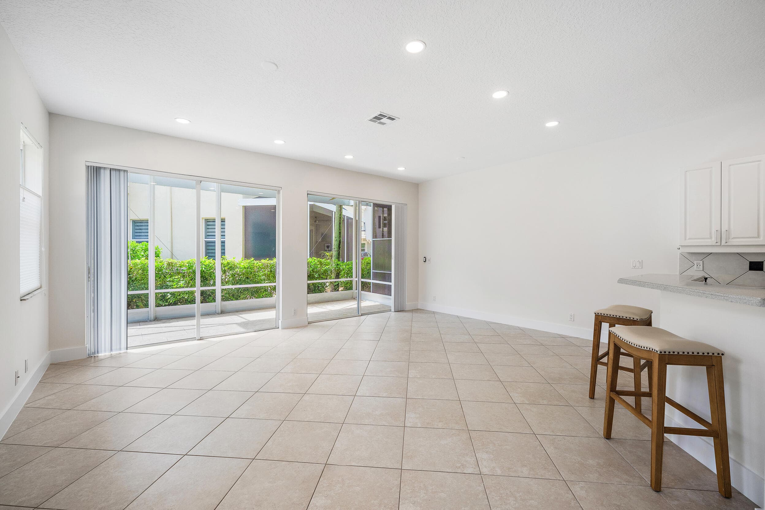 601 Resort Lane, Palm Beach Gardens, FL 33418 5