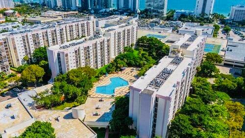 17011 N BAY Road 104, Sunny Isles Beach, FL 33160 3