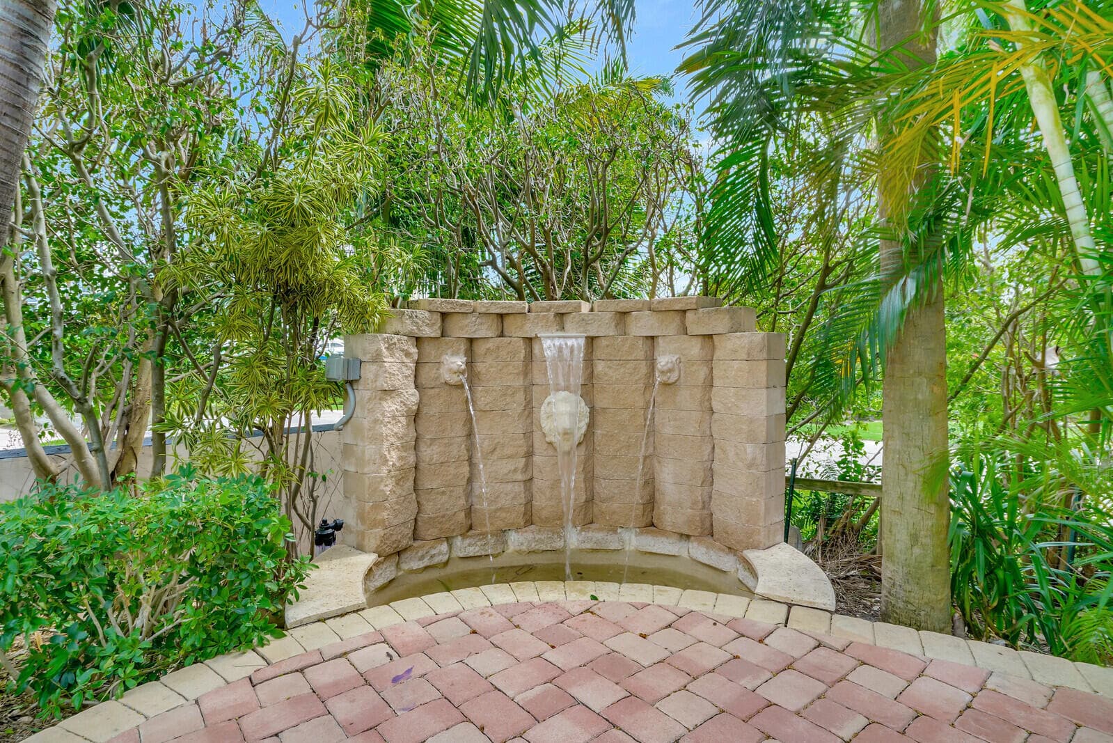 290 E FERN Drive, Boca Raton, FL 33432 35