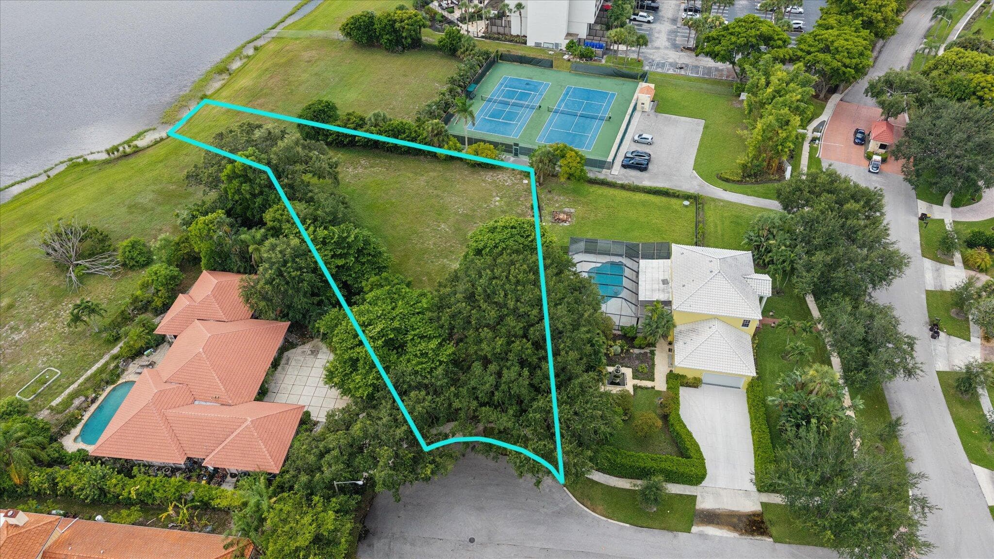 10 Sunningdale Circle, West Palm Beach, FL 33401 5