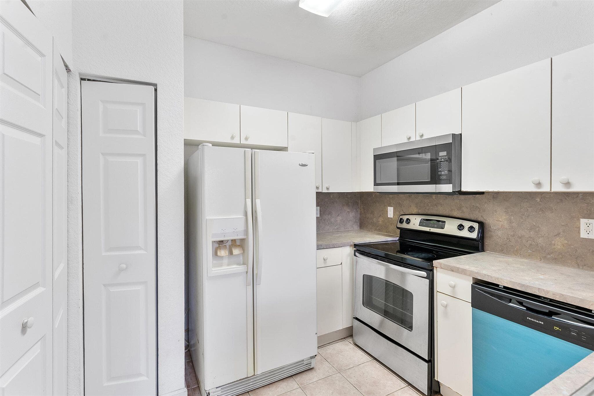 1407 S SANTA CATALINA Circle, North Lauderdale, FL 33068 3