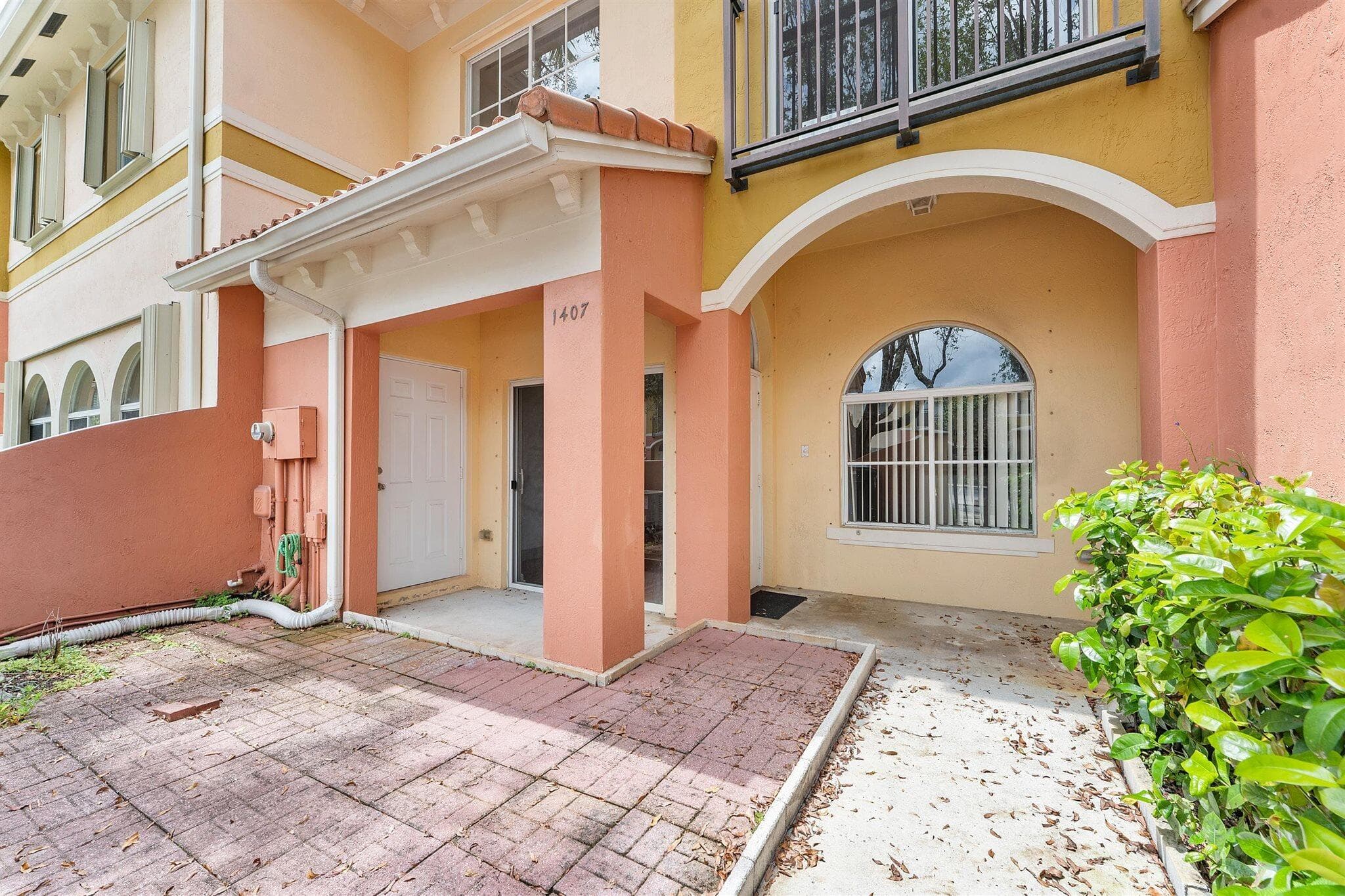 1407 S SANTA CATALINA Circle, North Lauderdale, FL 33068 26