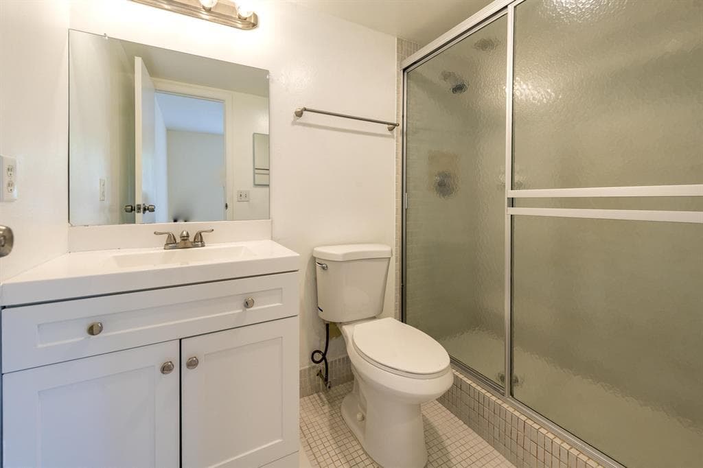 6061 N FALLS CIR Drive 402, Lauderhill, FL 33319 11