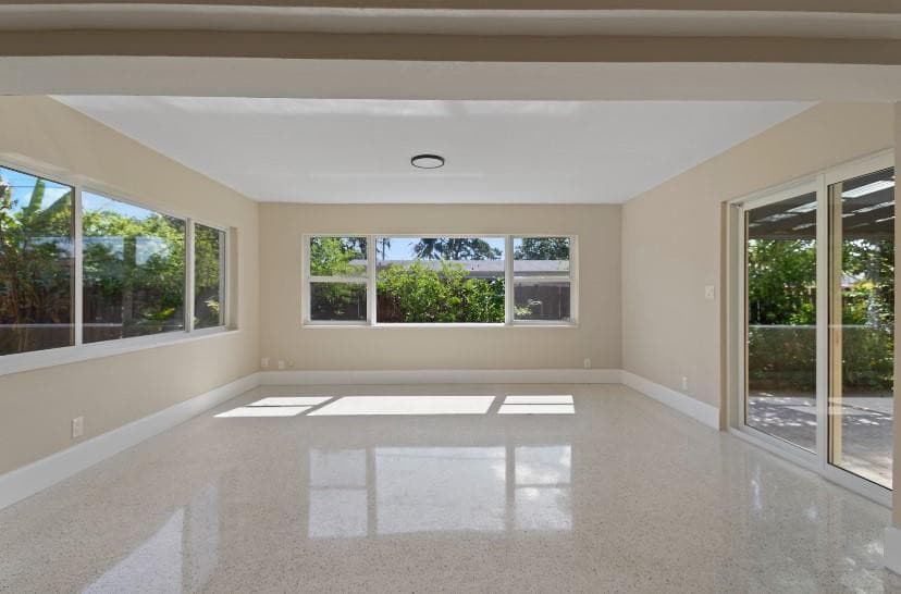 570 SE 2ND Avenue, Pompano Beach, FL 33060 12