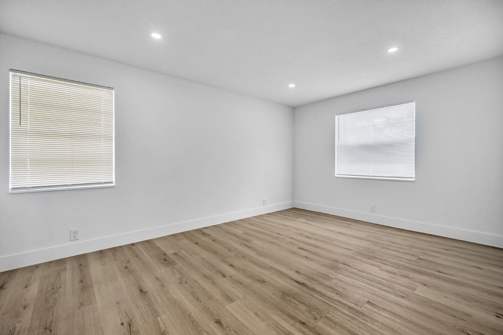1015 NE 17TH Avenue 201, Fort Lauderdale, FL 33304 8
