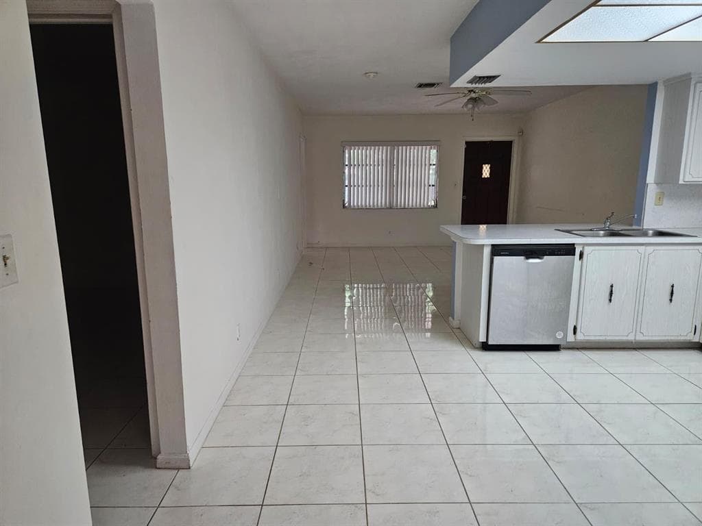 7904 NW 70th Court 1, Tamarac, FL 33321 20