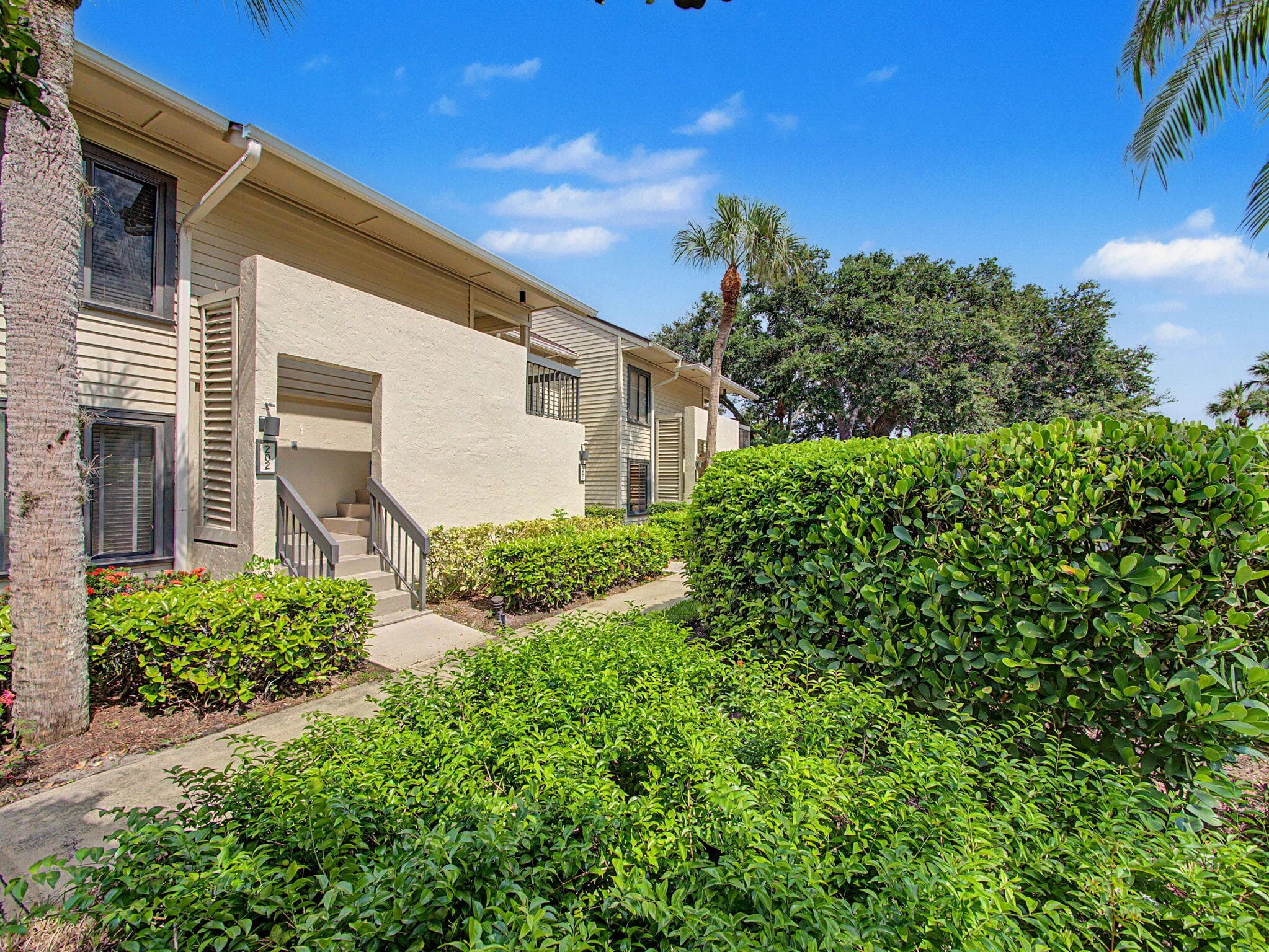 5132 SE CLUB Way 202, Stuart, FL 34997 32