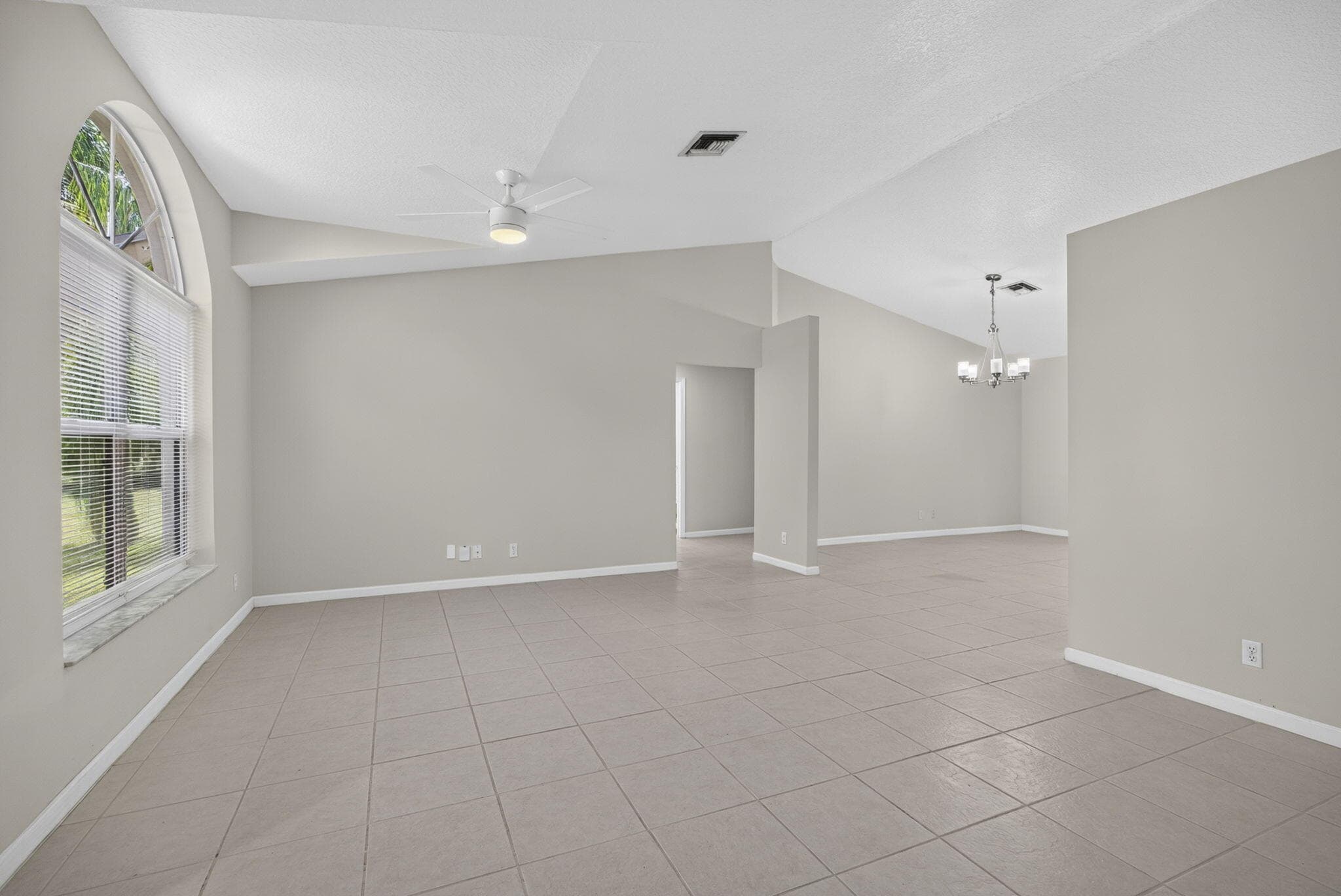 12564 N 68th Street, West Palm Beach, FL 33412 17