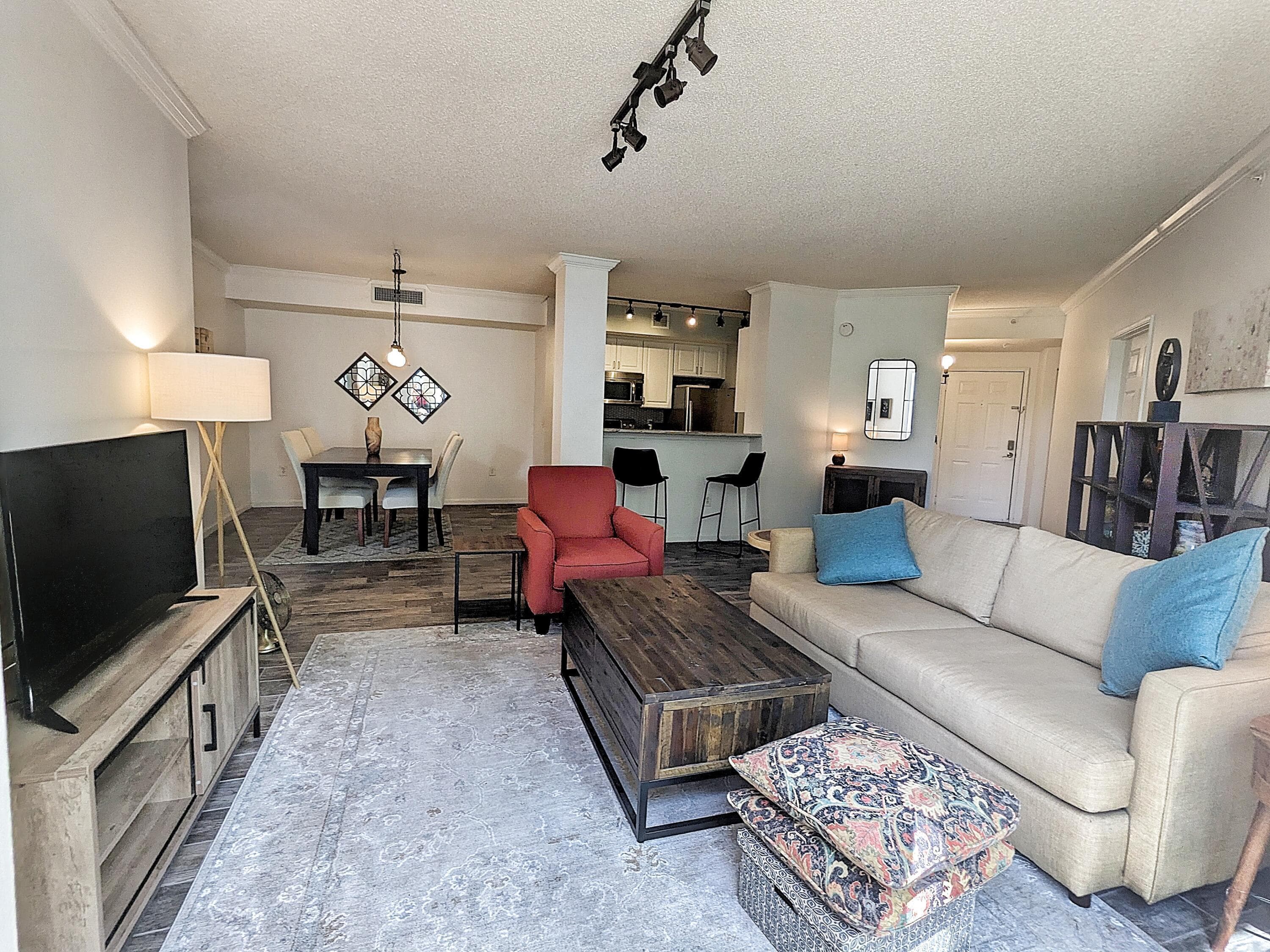 630 S Sapodilla Avenue 308, West Palm Beach, FL 33401 2