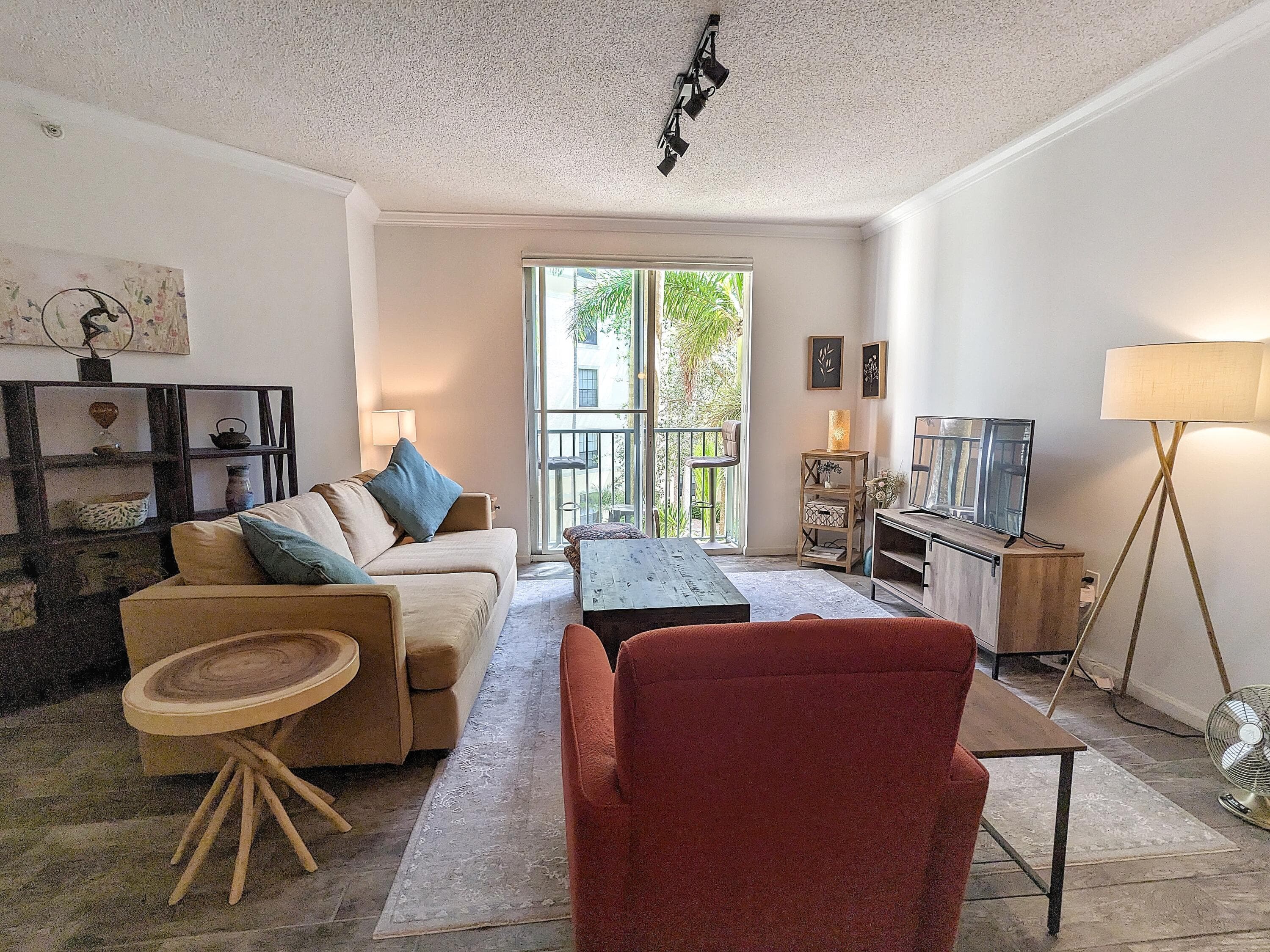 630 S Sapodilla Avenue 308, West Palm Beach, FL 33401 5