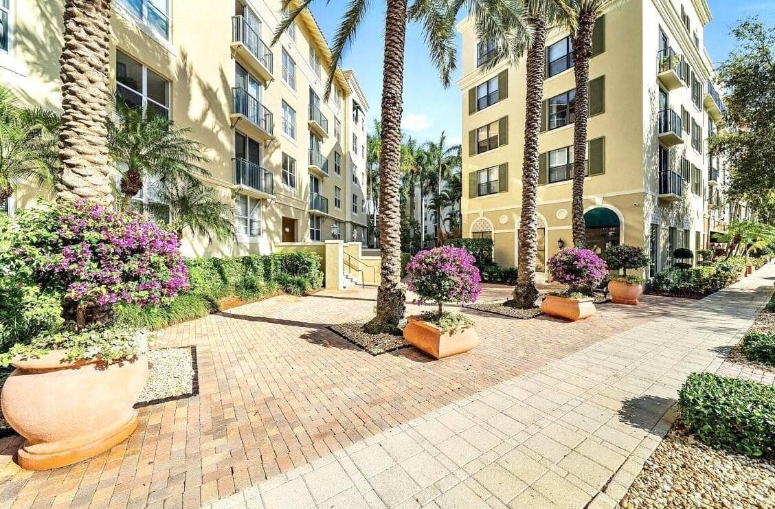 630 S Sapodilla Avenue 308, West Palm Beach, FL 33401 19
