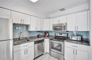 2516 NE 12TH Street 1-2, Fort Lauderdale, FL 33304 29