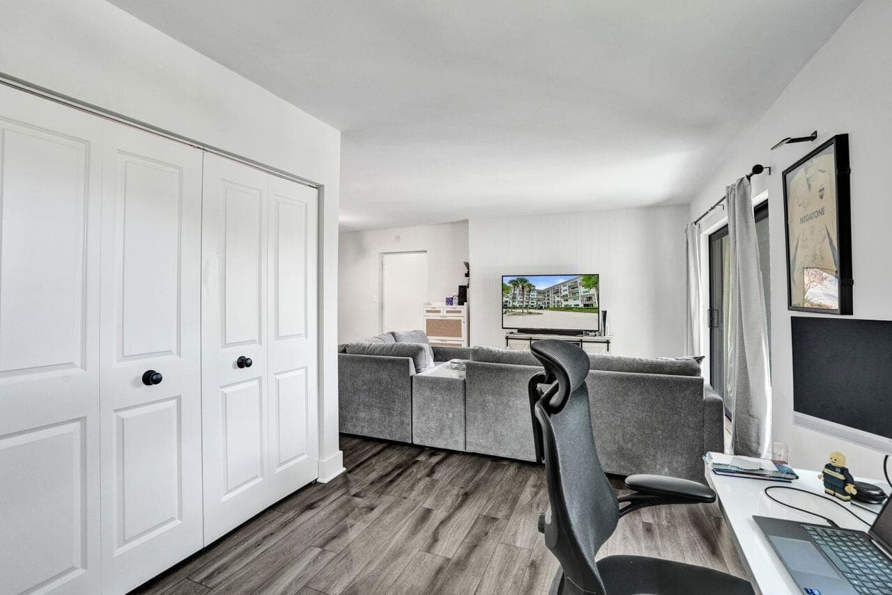 1000 RIVER REACH Drive 321, Fort Lauderdale, FL 33315 25