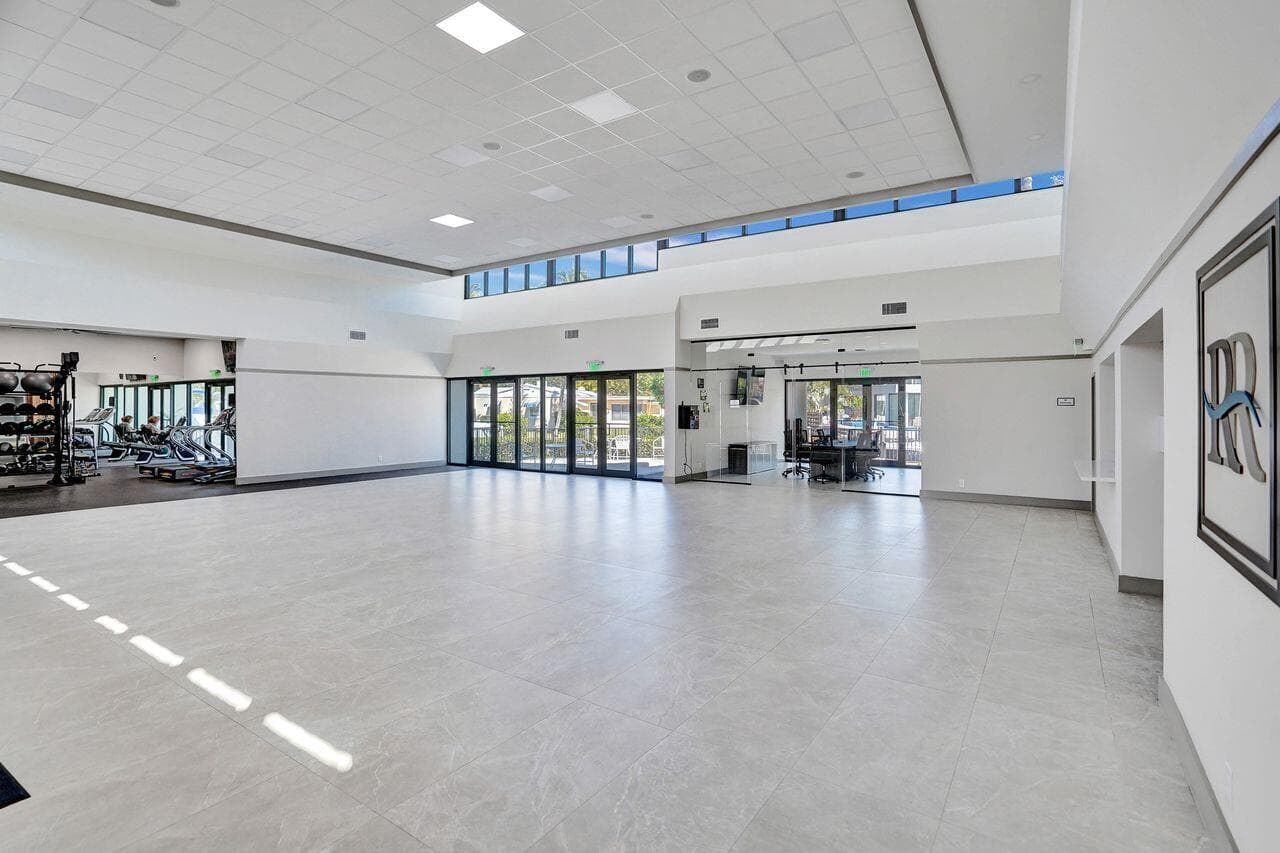 1000 RIVER REACH Drive 321, Fort Lauderdale, FL 33315 49