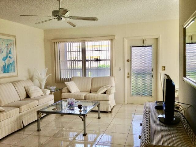 571 Fanshaw N, Boca Raton, FL 33434 2