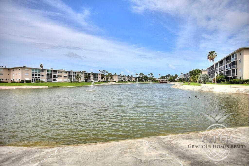 2566 S Garden Drive S 202, Lake Worth, FL 33461 25