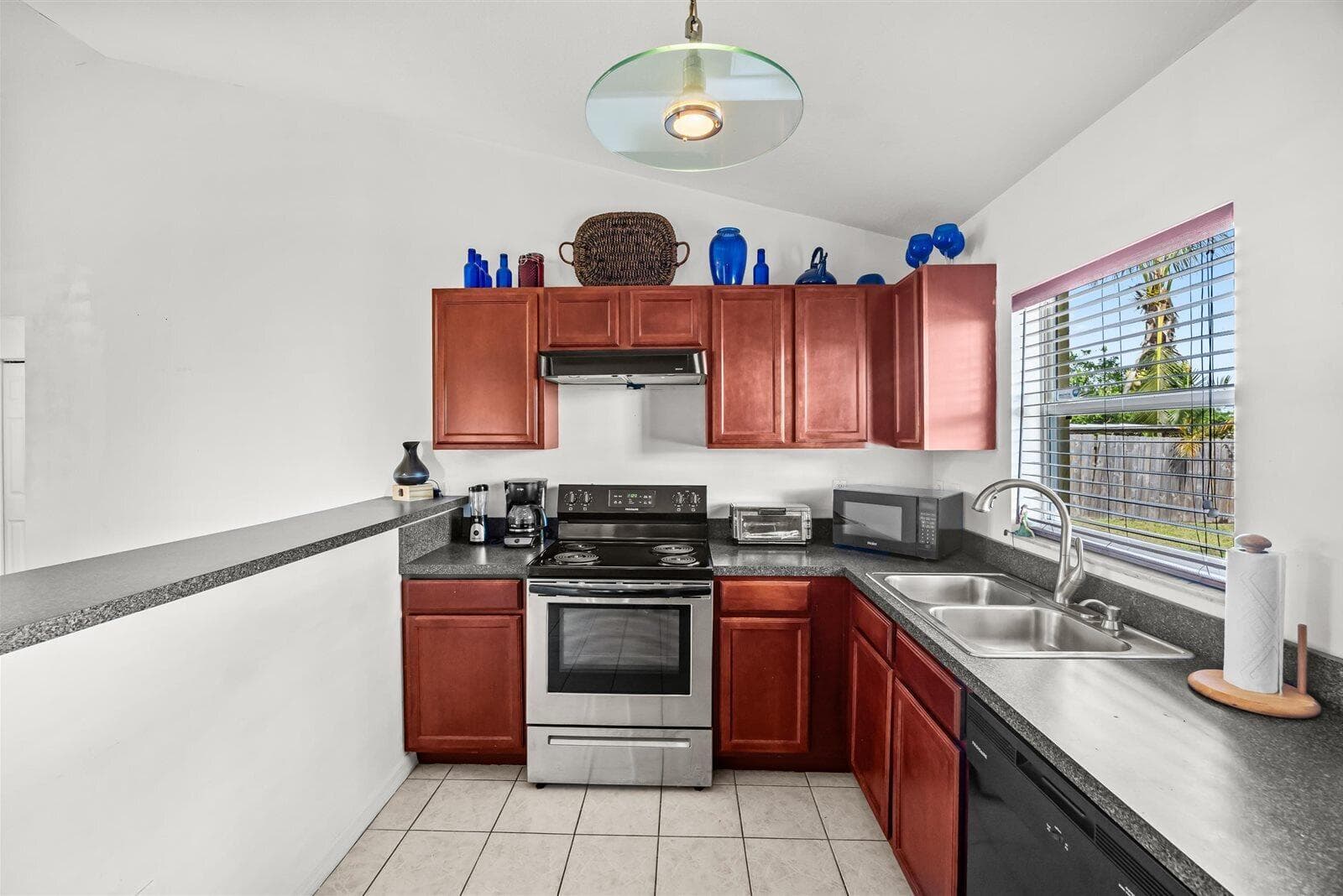 913 SE FORREST PARK Drive, Stuart, FL 34994 11
