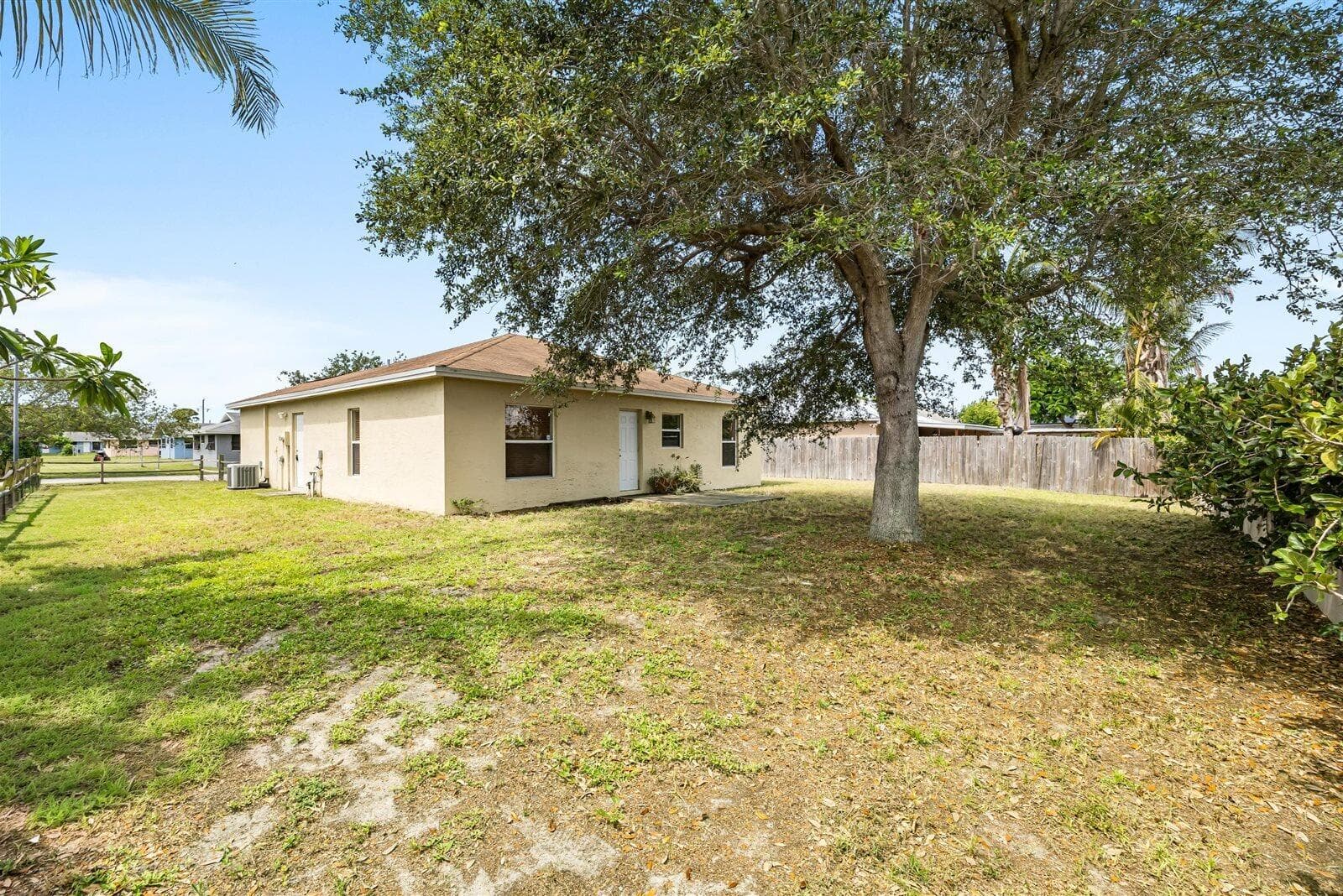 913 SE FORREST PARK Drive, Stuart, FL 34994 23