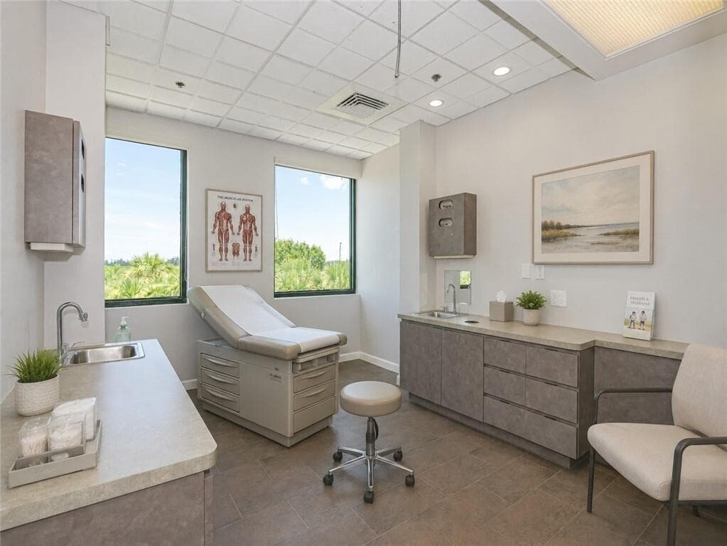 3755 7TH Terrace #303 A&B, Vero Beach, FL 32960 16