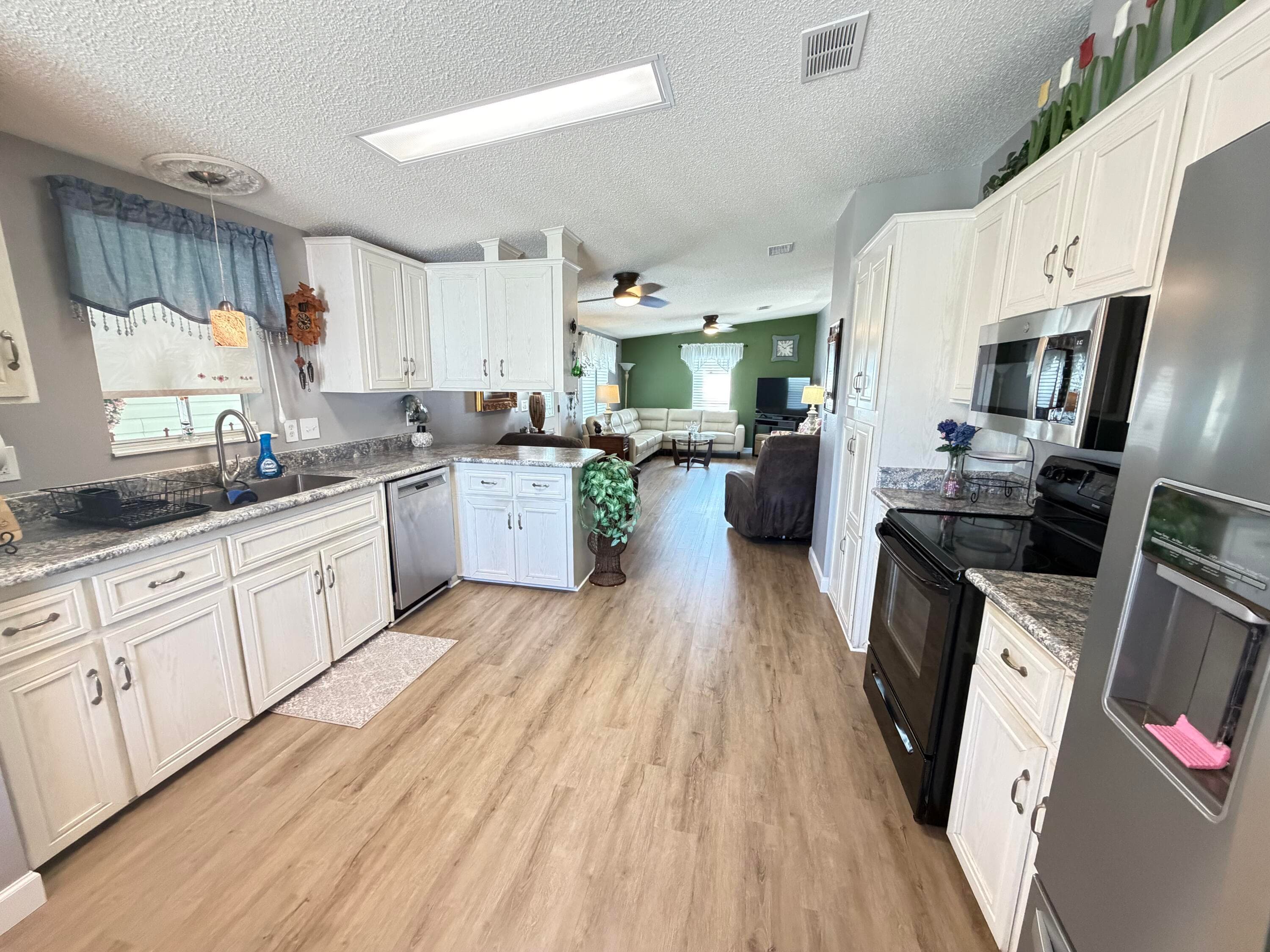 8181 14TH HOLE Drive, Port St. Lucie, FL 34952 5