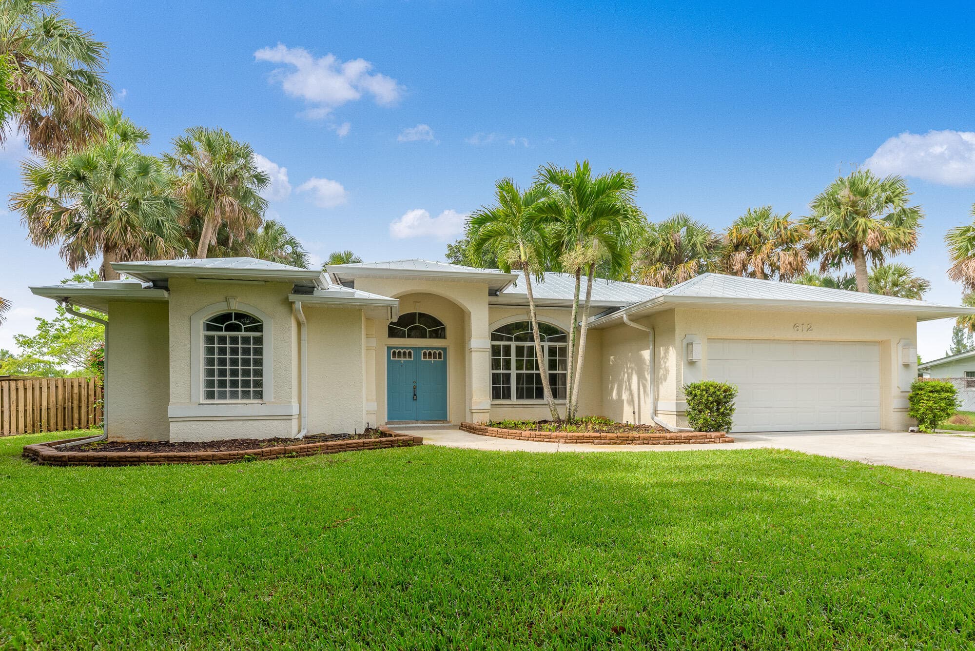612 SE 6TH Street, Stuart, FL 34994 12