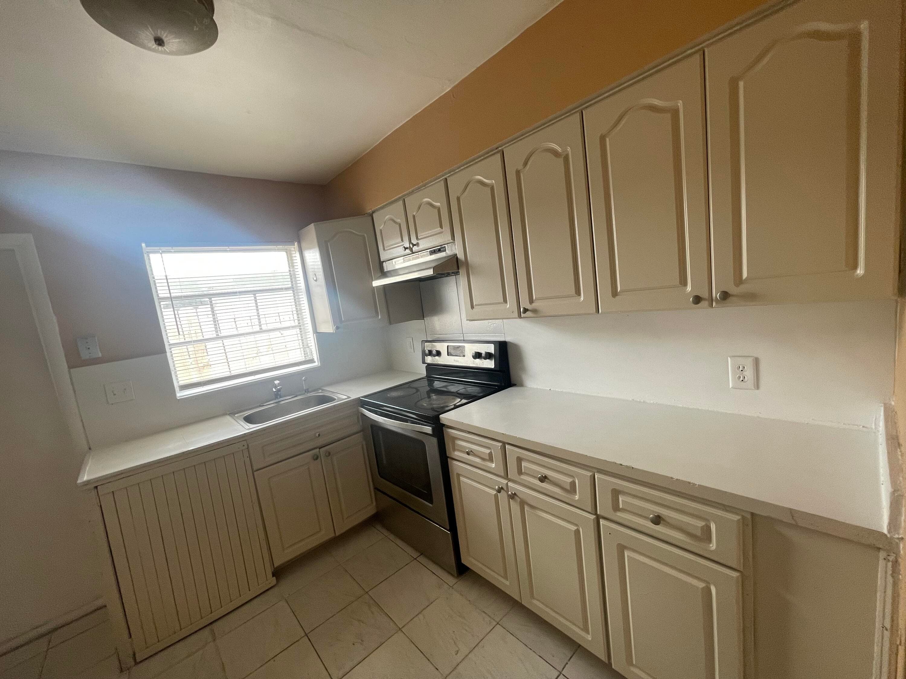1316 NW 8th Avenue, Fort Lauderdale, FL 33311 4