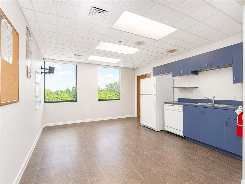 3755 7TH Terrace #303 A, Vero Beach, FL 32960 22