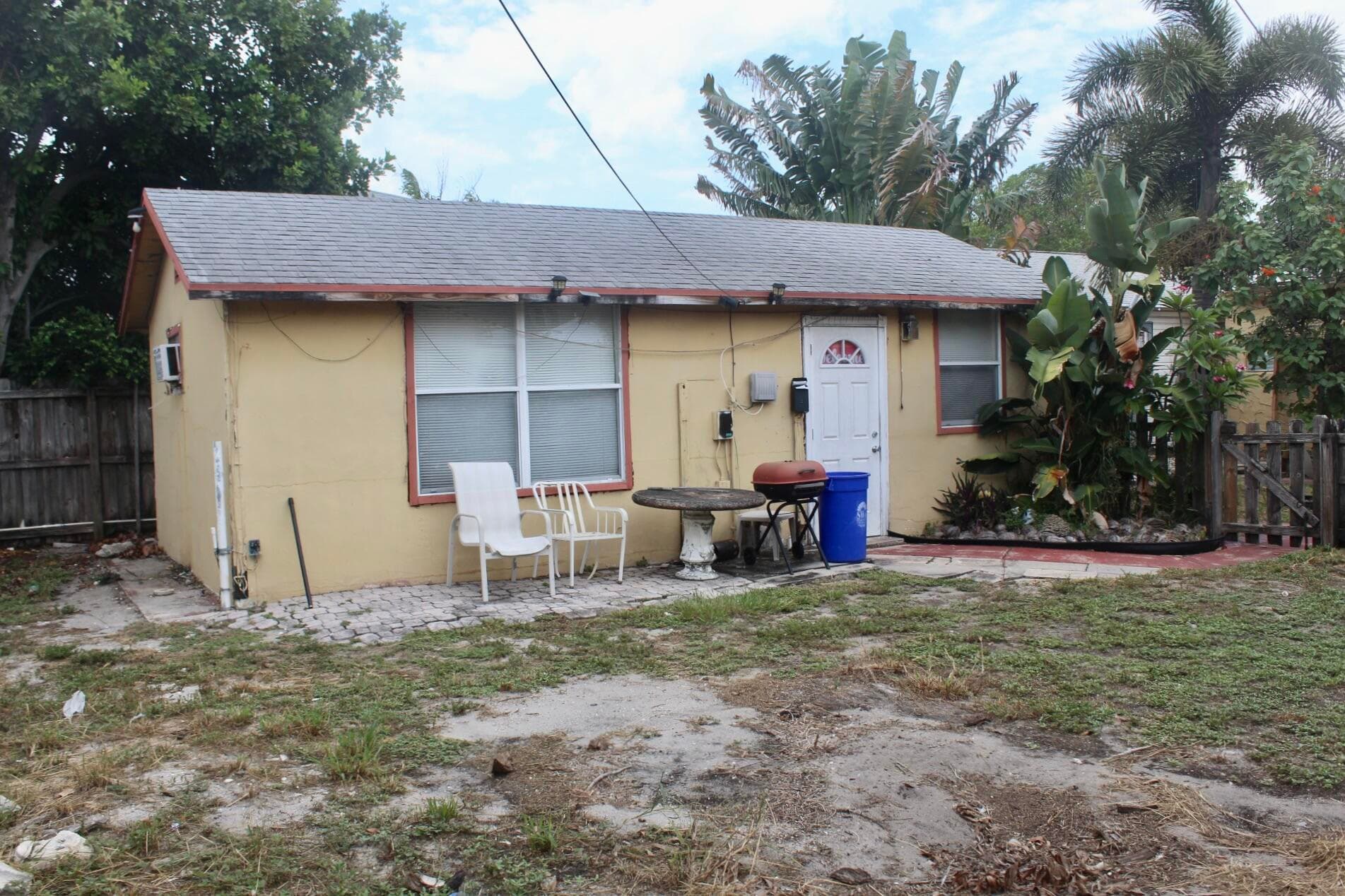 519 N J Street, Lake Worth Beach, FL 33460 8