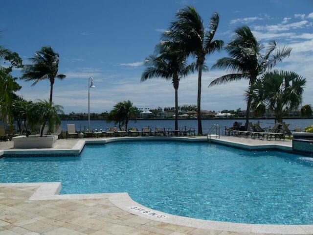 160 YACHT CLUB Way 211, Hypoluxo, FL 33462 22