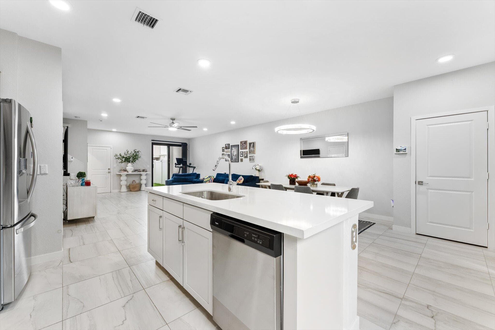 405 NW 17th Street, Fort Lauderdale, FL 33311 5
