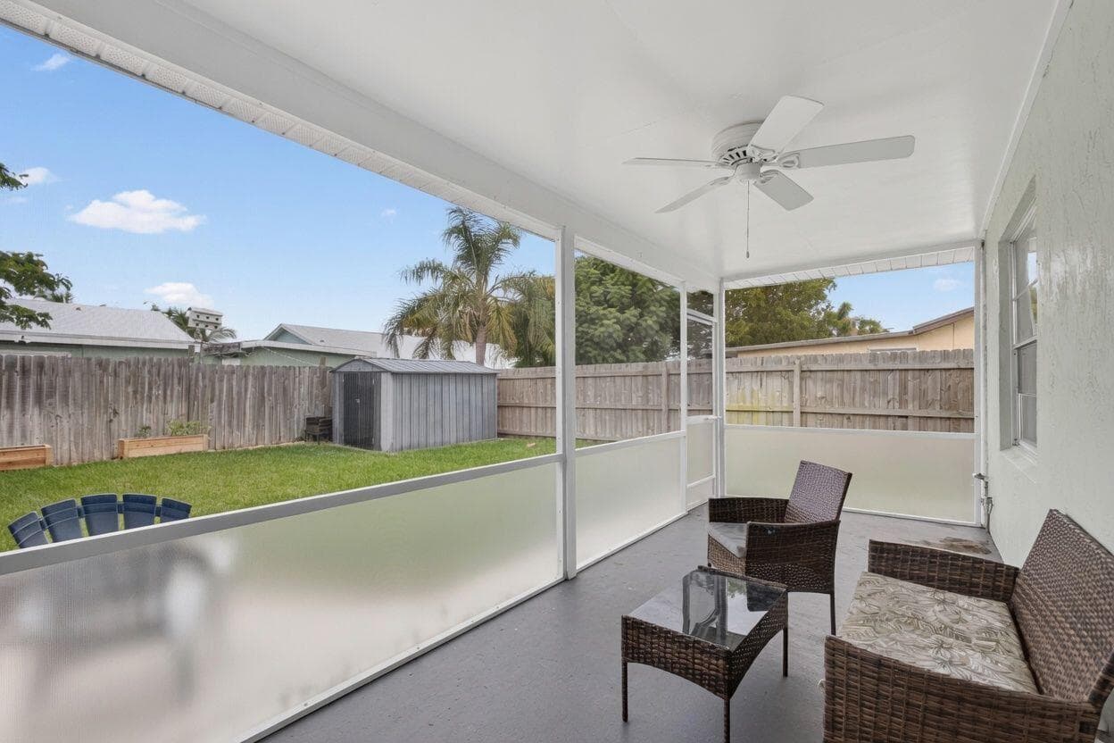 8717 SE SANDY Lane, Hobe Sound, FL 33455 32