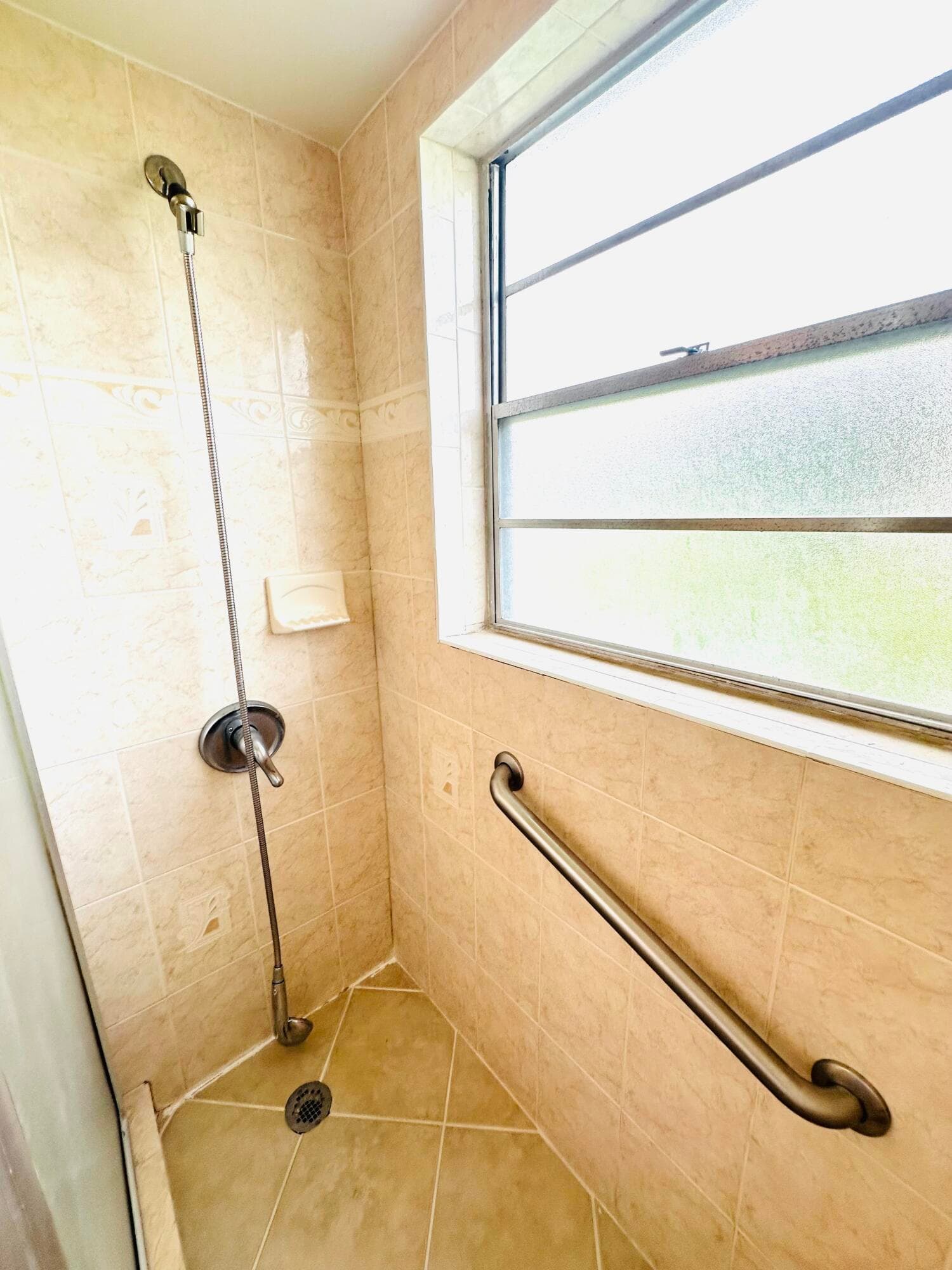 8 GRANTHAM D, Deerfield Beach, FL 33442 19