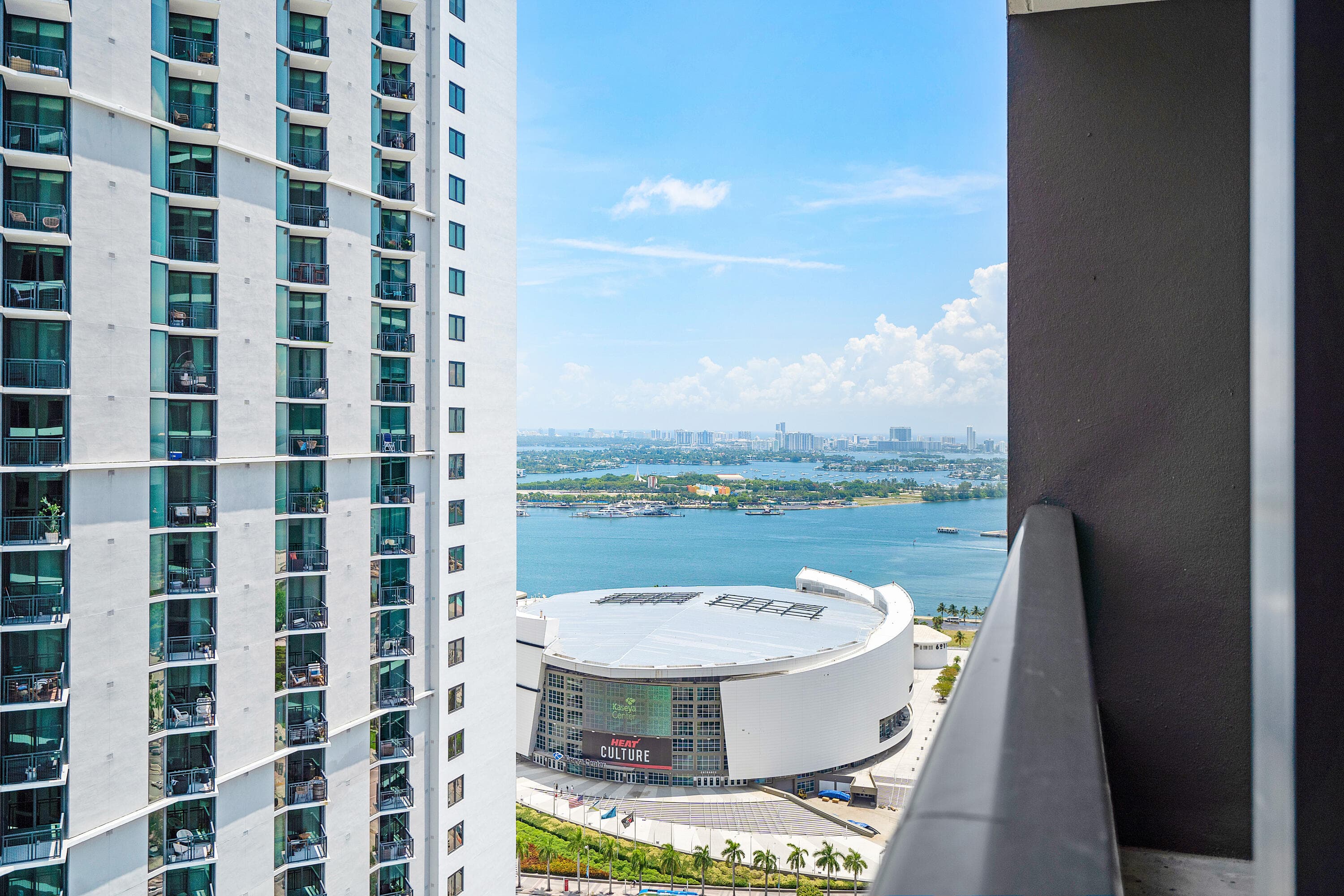601 NE 1st Avenue 2809, Miami, FL 33132 25