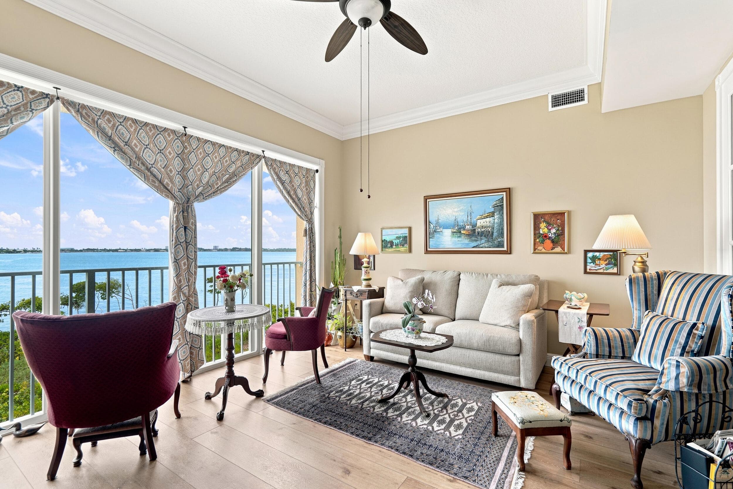21 HARBOUR ISLE Drive W 302, Fort Pierce, FL 34949 4