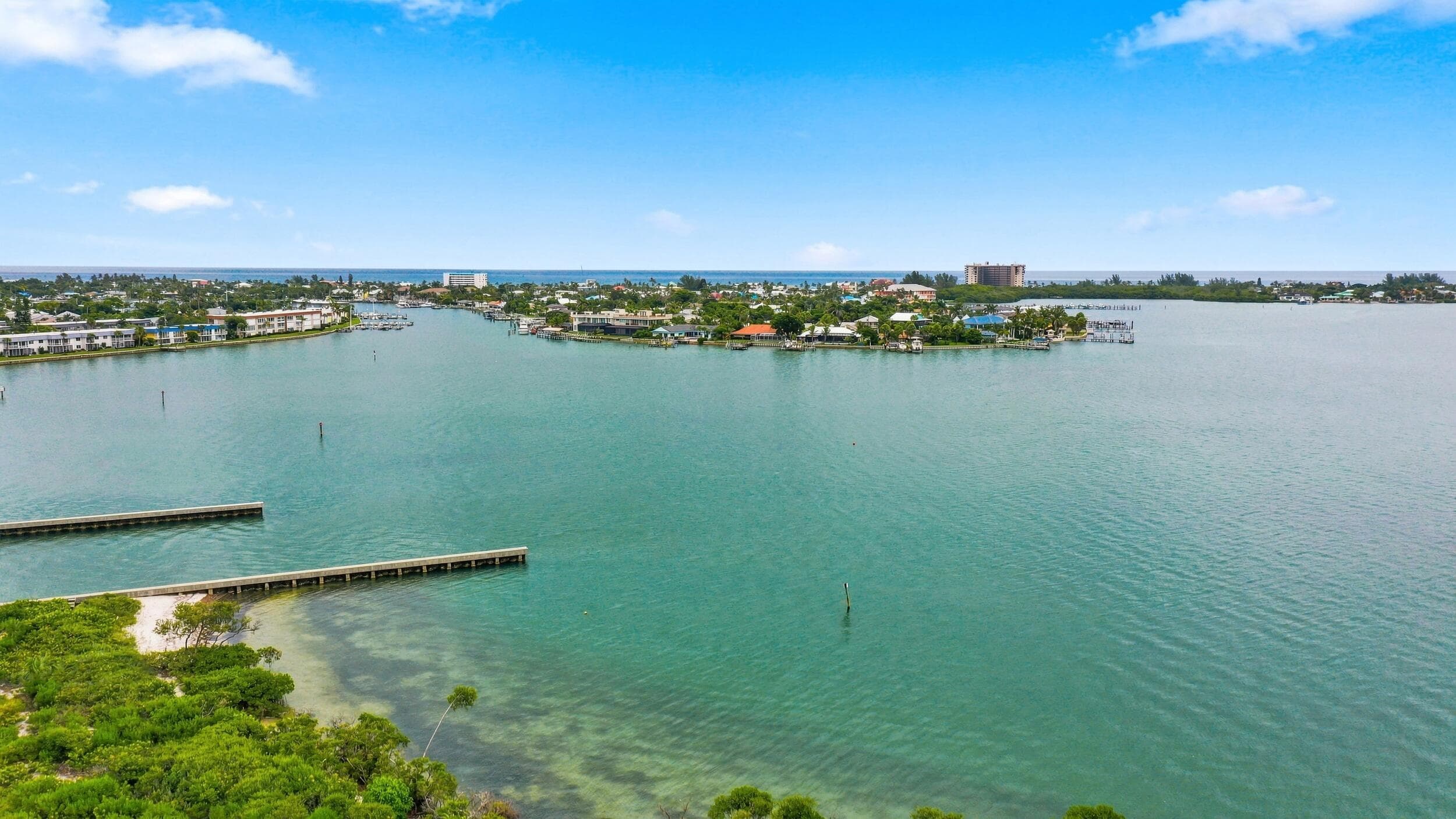 21 HARBOUR ISLE Drive W 302, Fort Pierce, FL 34949 2