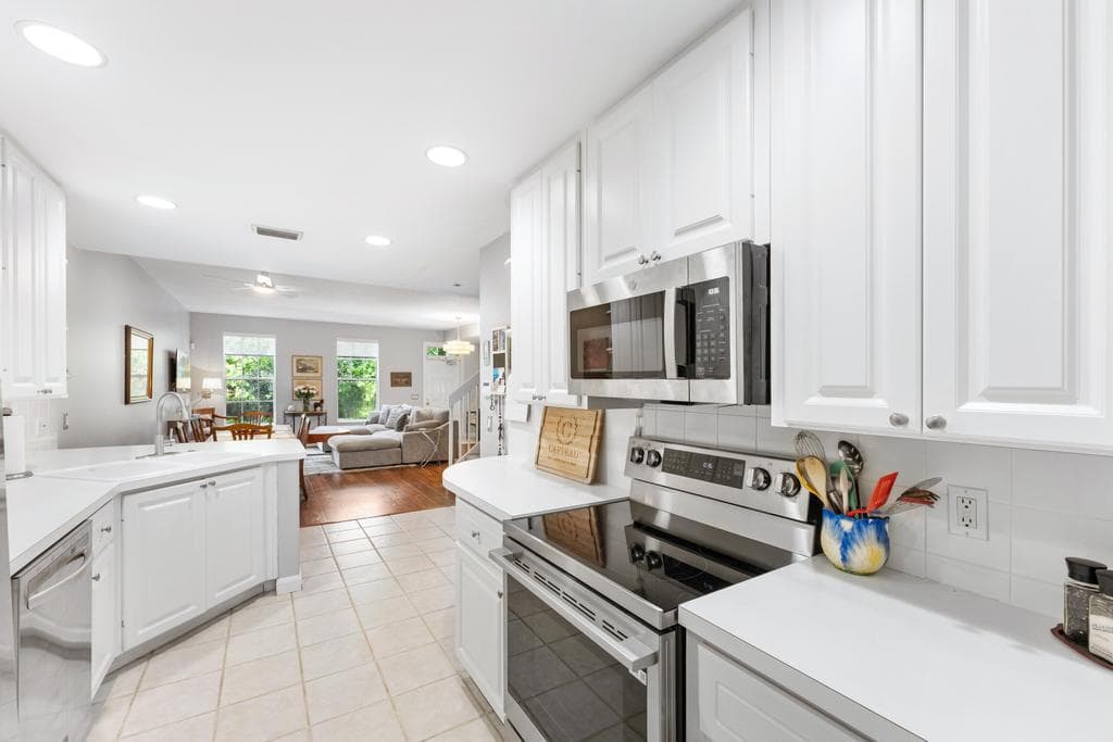 332 Legare Court, Jupiter, FL 33458 17