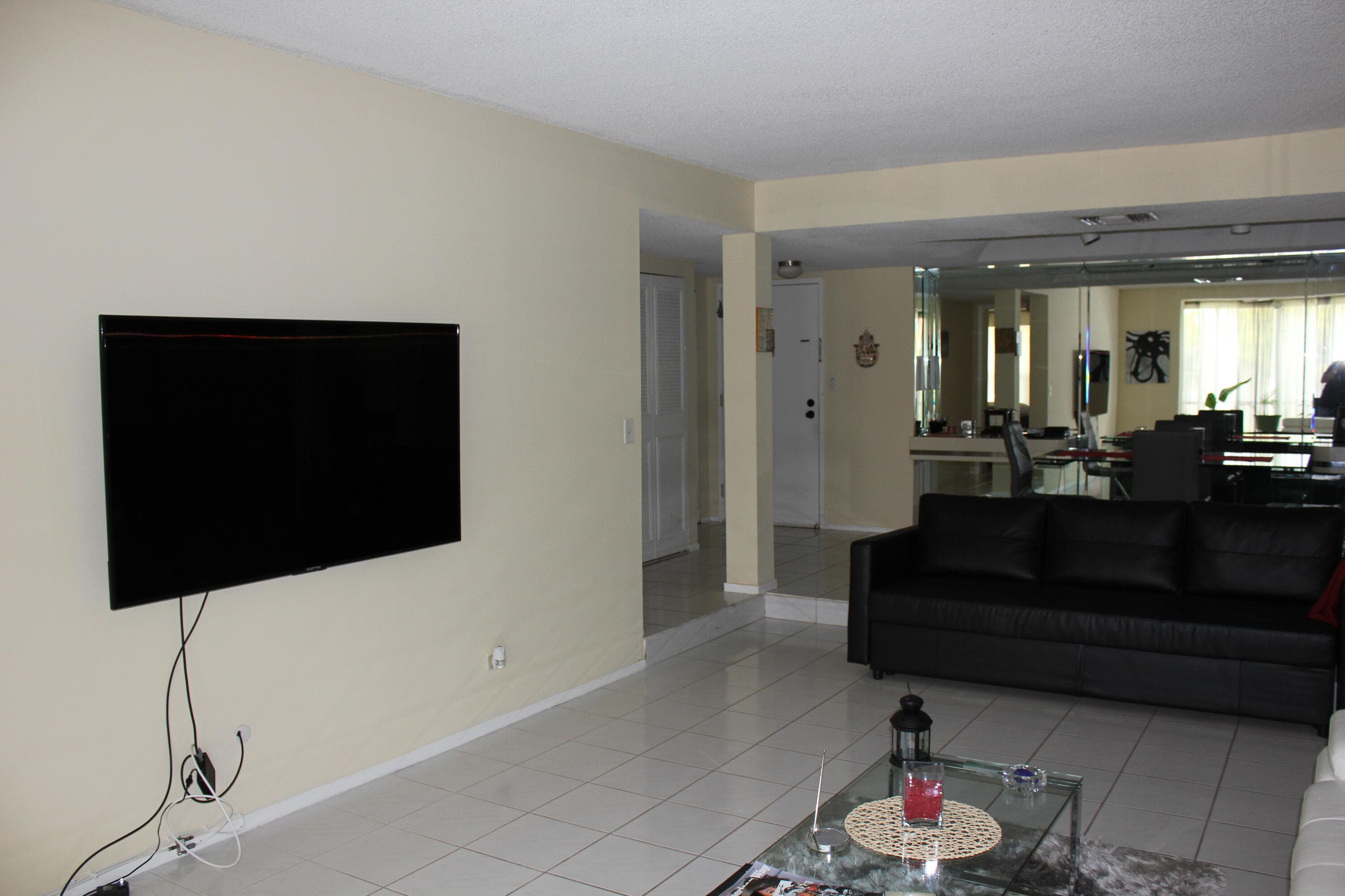 3660 INVERRARY Drive 3V, Lauderhill, FL 33319 6