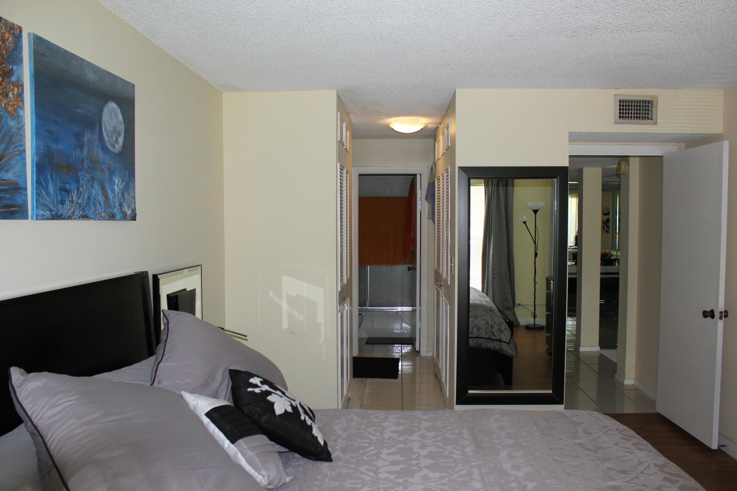 3660 INVERRARY Drive 3V, Lauderhill, FL 33319 8