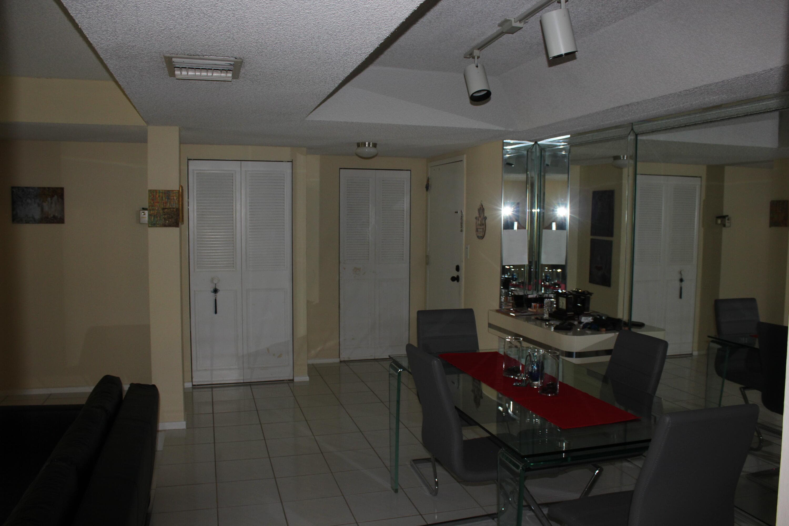 3660 INVERRARY Drive 3V, Lauderhill, FL 33319 10
