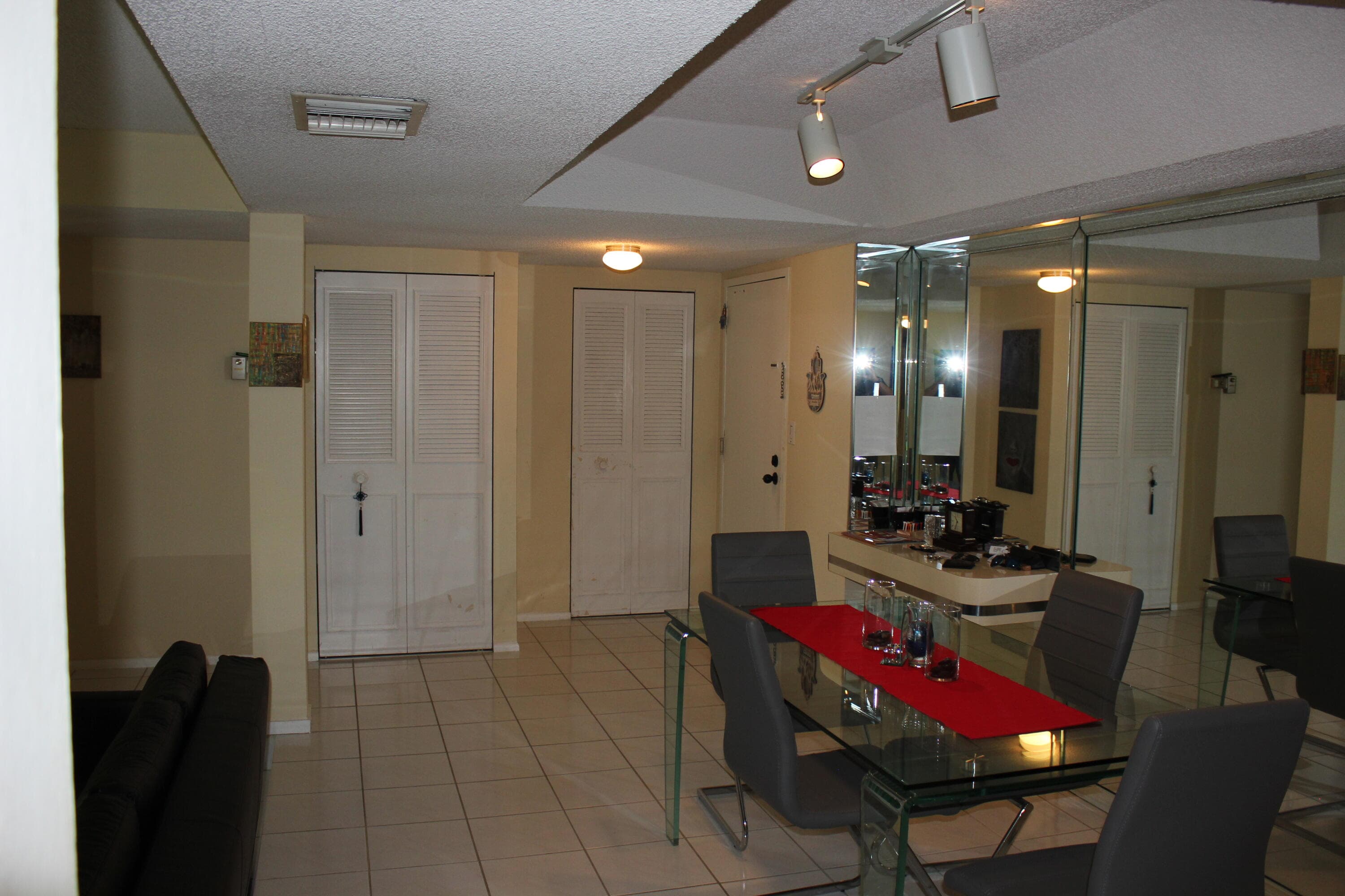 3660 INVERRARY Drive 3V, Lauderhill, FL 33319 18