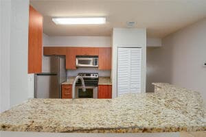 140 SW Peacock Boulevard 21-205, Port St. Lucie, FL 34986 11