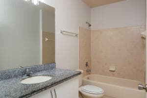 140 SW Peacock Boulevard 21-205, Port St. Lucie, FL 34986 18