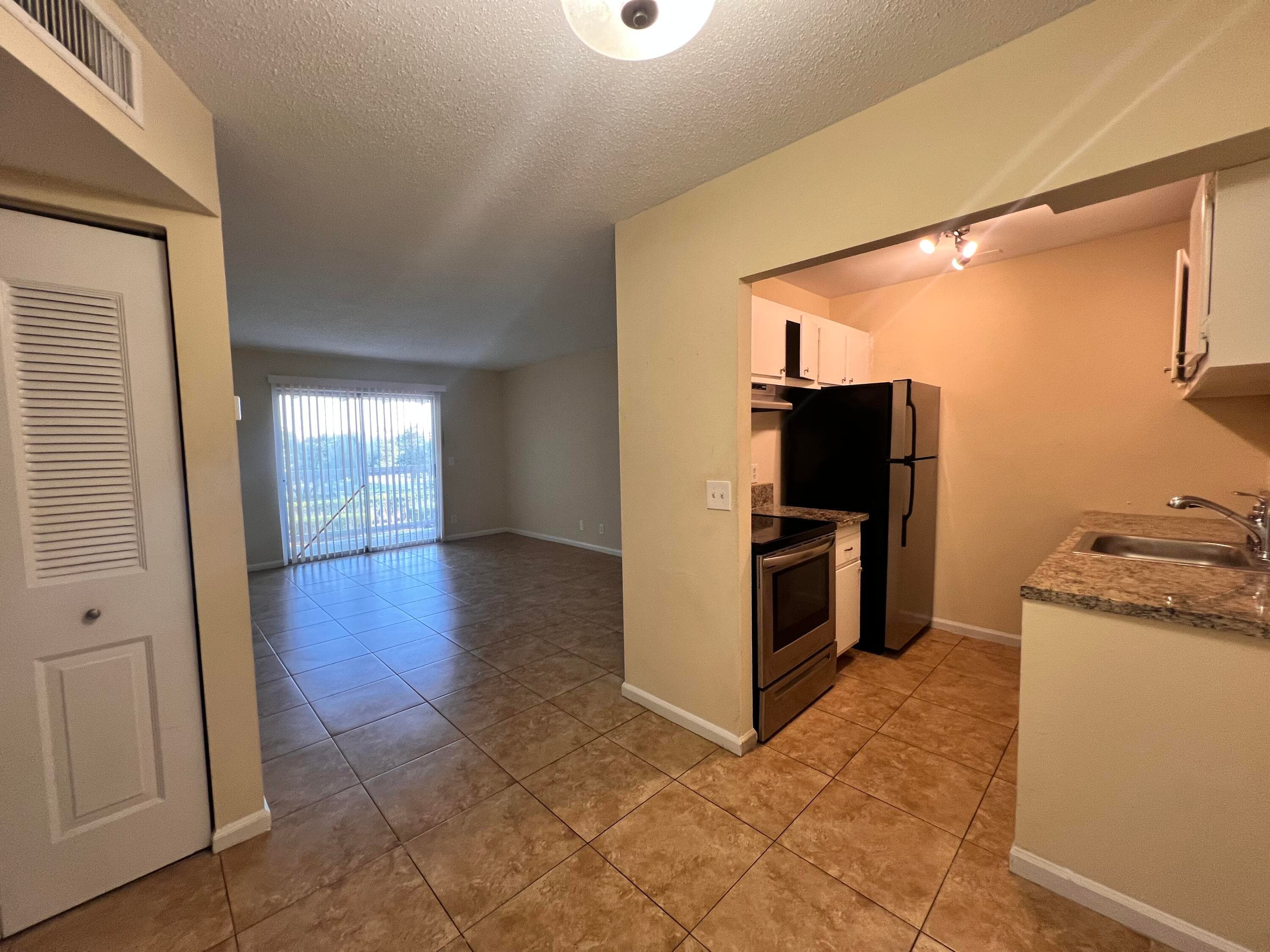1500 N Congress Avenue B20, West Palm Beach, FL 33401 3
