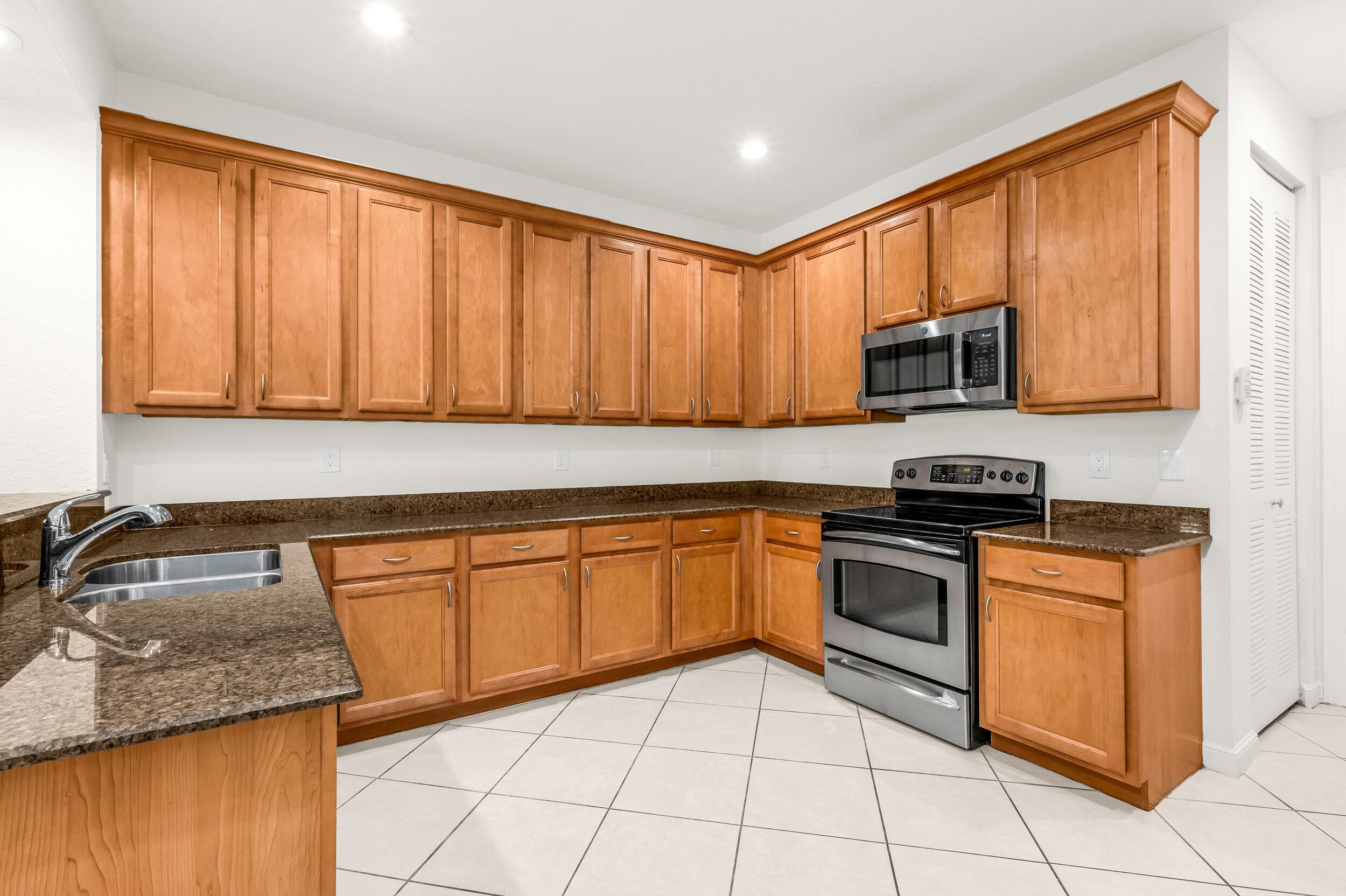 650 Pacific Grove Drive 5, West Palm Beach, FL 33401 4